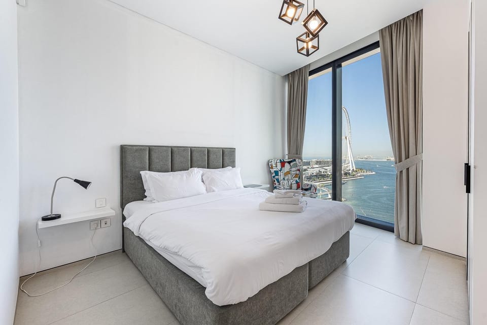 Bed, Bedroom, Sea view, towels