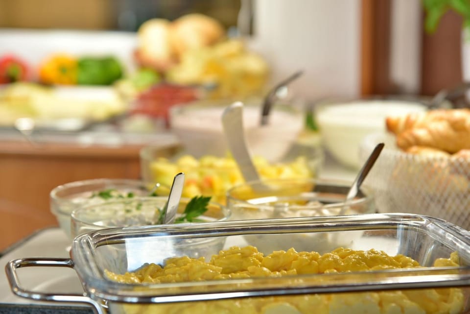 Breakfast, Buffet breakfast