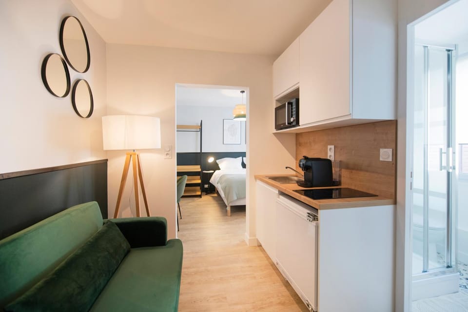 Kitchen or kitchenette, Living room