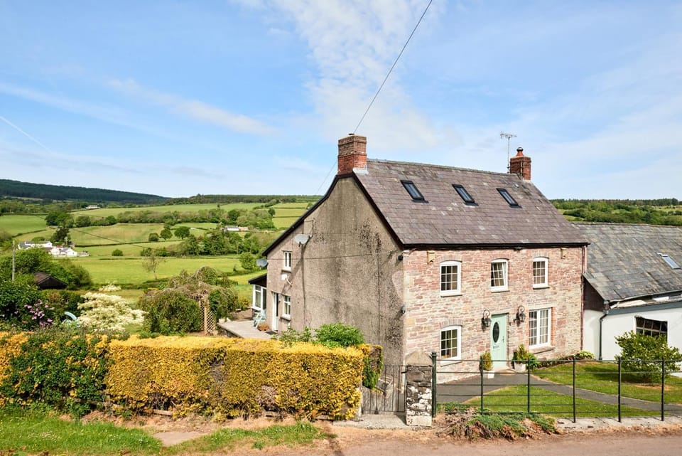 Property building, Natural landscape, Landmark view