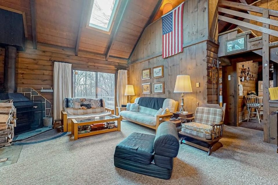 Log Ski Lodge House in Wilmington