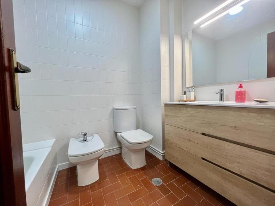 Bathroom, Bath, bidet