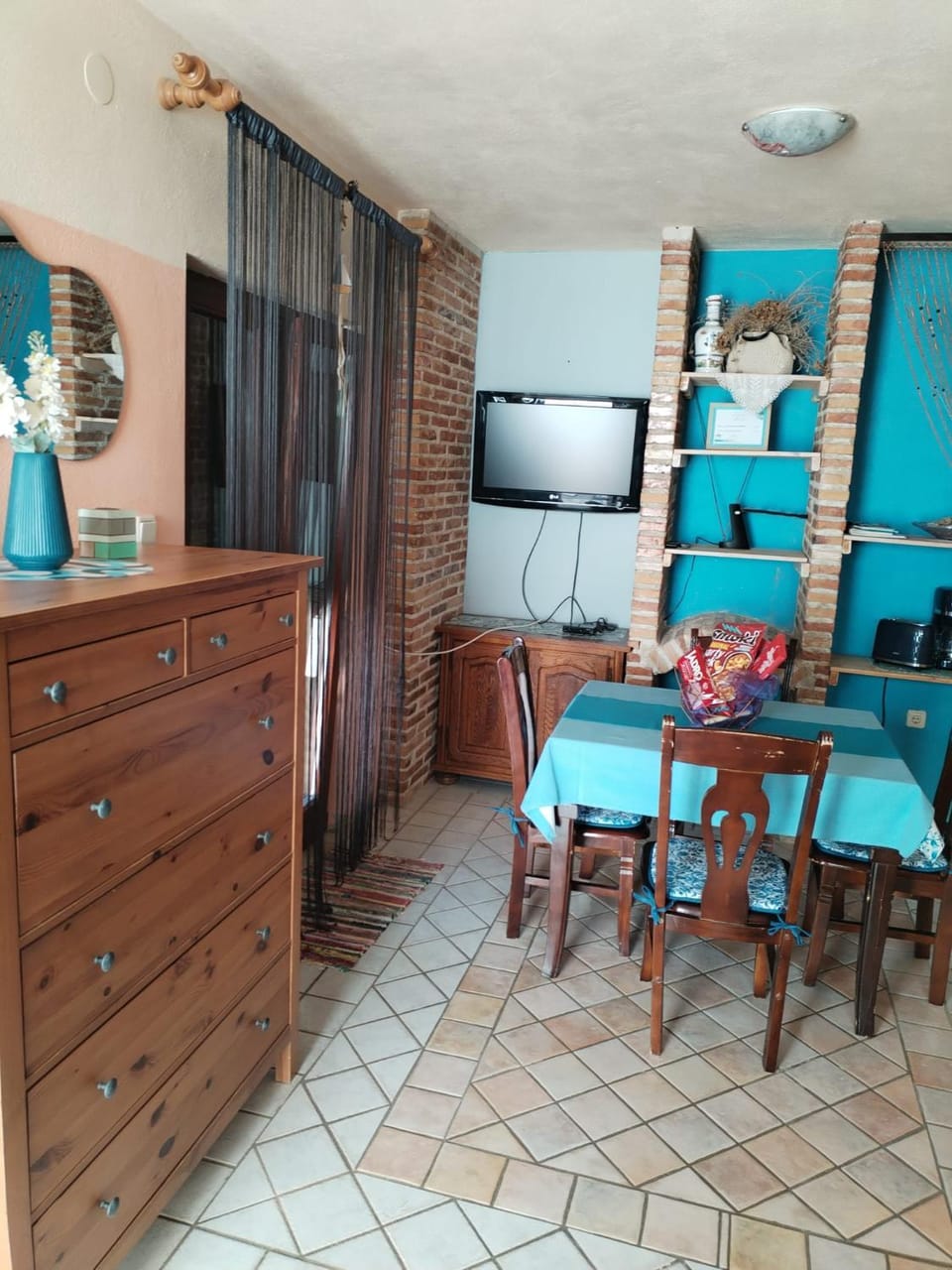 Communal lounge/ TV room, Dining area