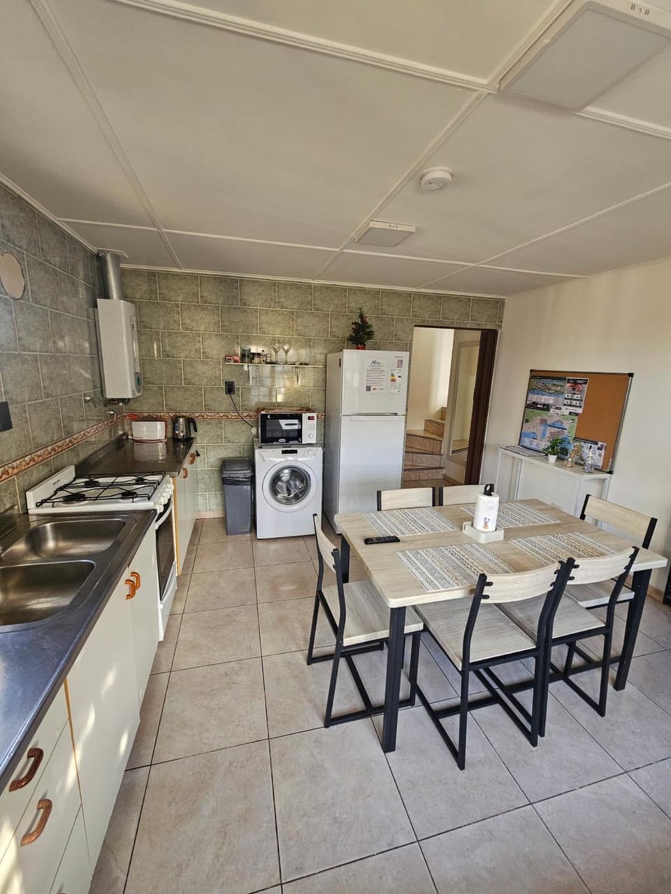 Kitchen or kitchenette, Living room, Dining area, microwave, washing machine