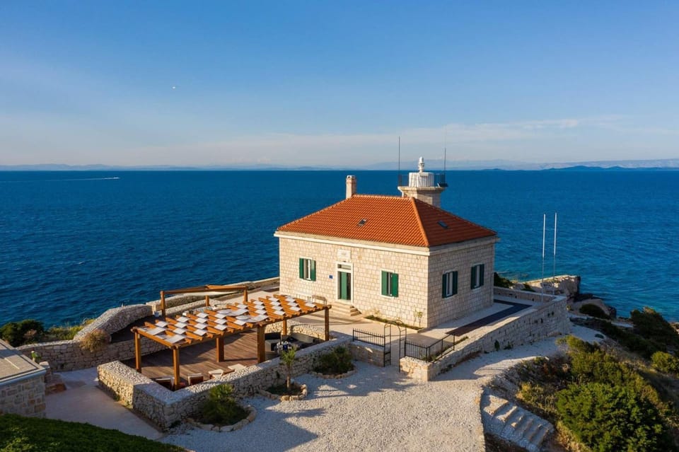 Property building, Garden, Balcony/Terrace, Balcony/Terrace, Sea view