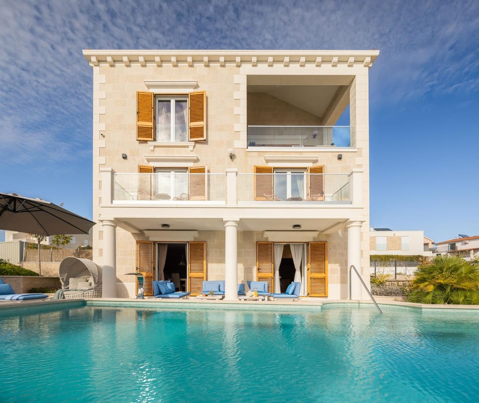 Property building, Patio, Day, View (from property/room), Balcony/Terrace, Balcony/Terrace, Pool view, Swimming pool, Swimming pool, sunbed