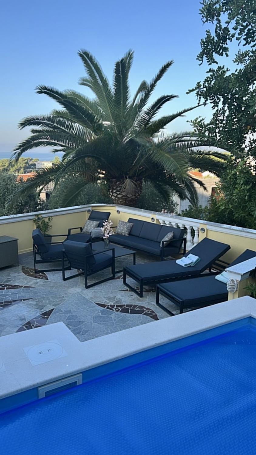 Patio, View (from property/room), Balcony/Terrace, sunbed