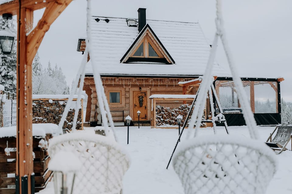 Legenda Lasu - drewniany domek w górach z jacuzzi, przy stoku narciarskim Kotelnica, Białka Tatrzańska, w pobliżu Term Bania Chalet in Lesser Poland Voivodeship