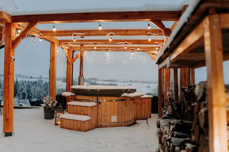 Legenda Lasu - drewniany domek w górach z jacuzzi, przy stoku narciarskim Kotelnica, Białka Tatrzańska, w pobliżu Term Bania Chalet in Lesser Poland Voivodeship