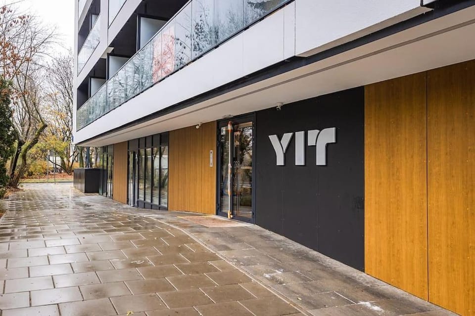 Property building, Neighbourhood