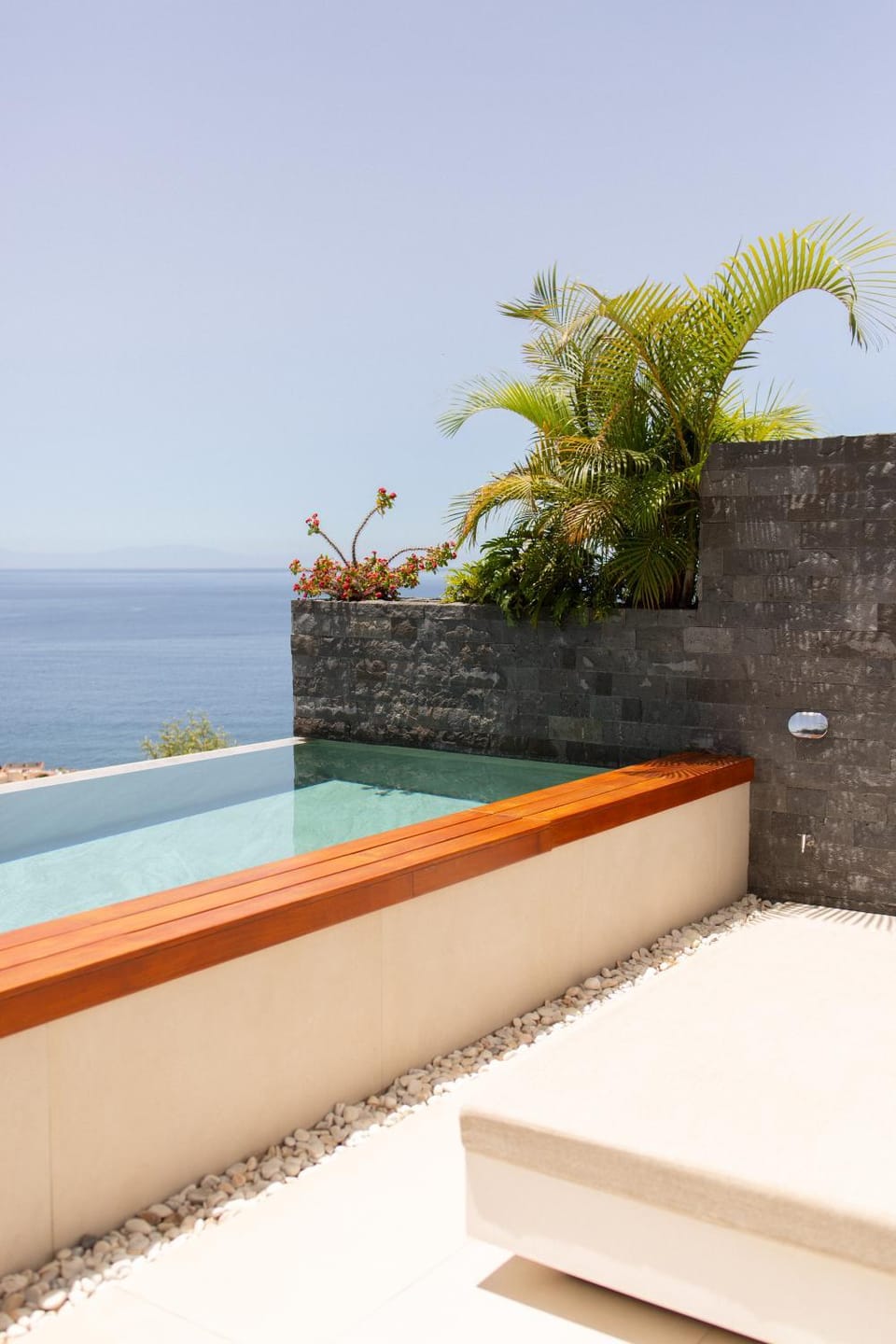 Sea view, Swimming pool, sunbed