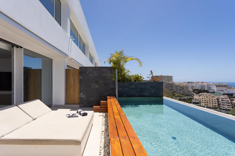 Sea view, Swimming pool, Swimming pool, sunbed