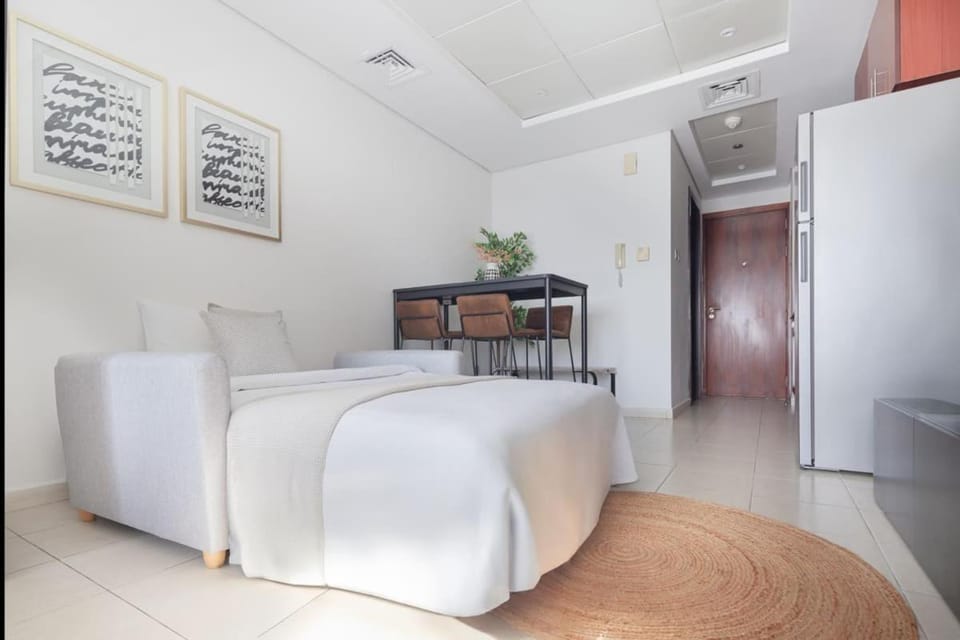 Bed, Living room