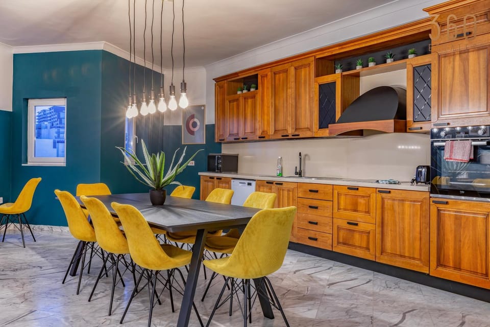 Kitchen or kitchenette, Living room, Seating area, Dining area, dishwasher, minibar, pet friendly, stove
