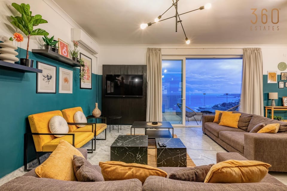 Natural landscape, TV and multimedia, Kitchen or kitchenette, Living room, Seating area, Dining area, fireplace