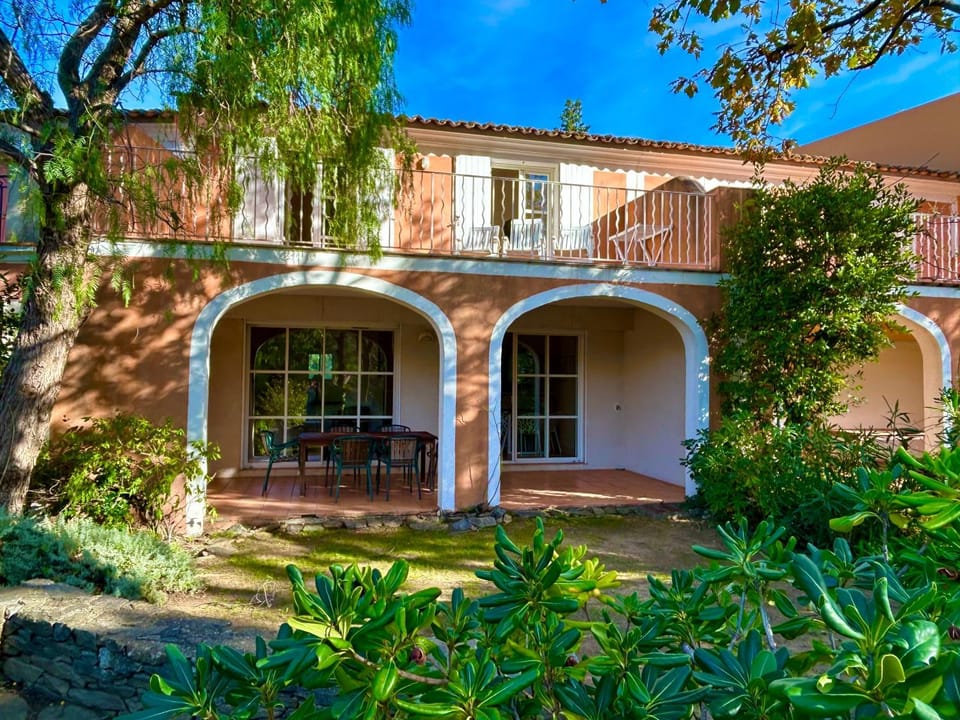 Les Restanques Maison 12 Lac Apartment in Grimaud