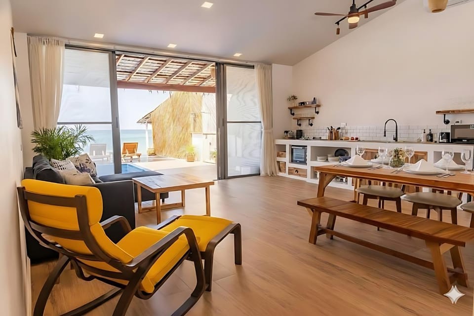 Day, Coffee/tea facilities, Living room, Seating area, Dining area, Beach, Sea view, Sea view, Swimming pool, Swimming pool, Breakfast, Dinner, Family, toaster