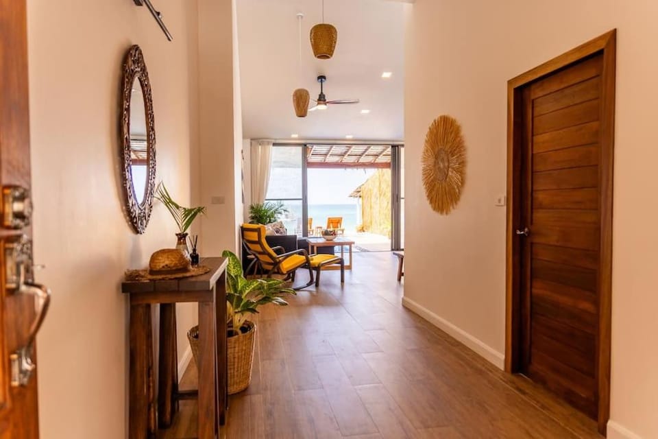 Living room, Seating area, Dining area, sunbed