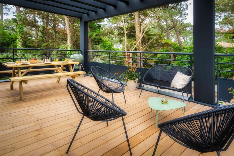 Patio, View (from property/room), Balcony/Terrace, Seating area, Dining area, Garden view, Sea view, Sea view