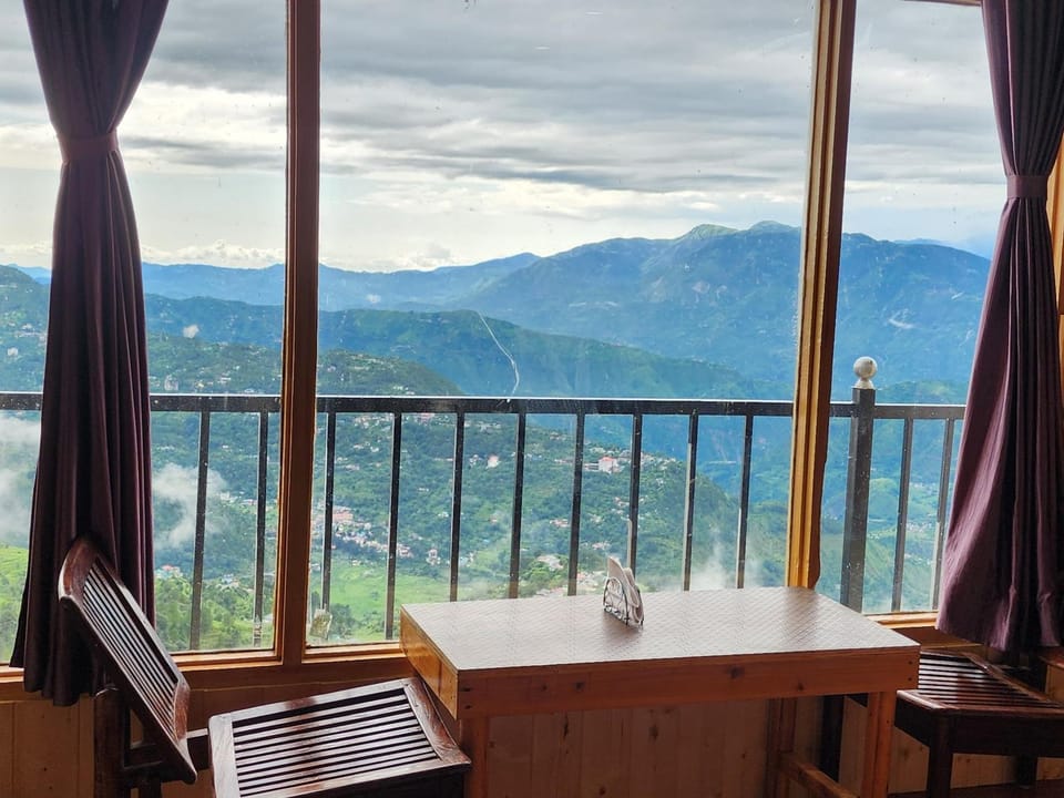 Balcony/Terrace, Mountain view