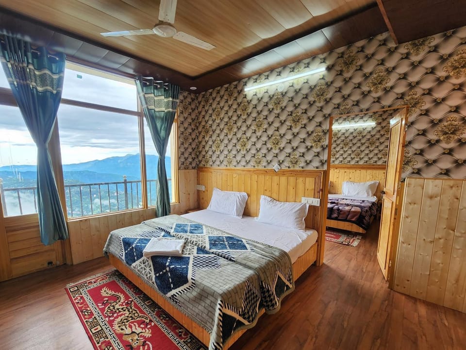 Photo of the whole room, Bedroom, Mountain view