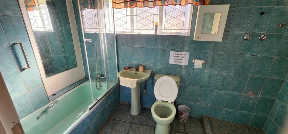 Shower, Toilet, Bathroom, Bath