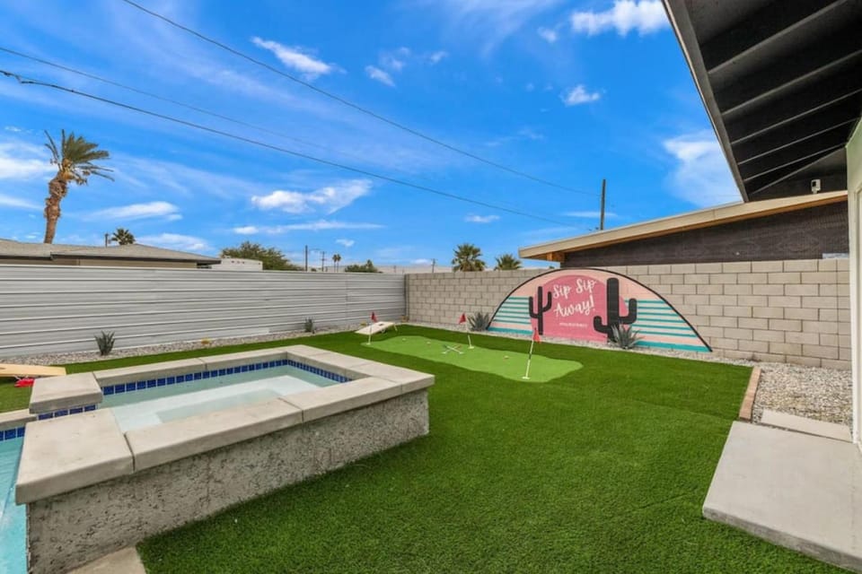 Sip Sip Away by Rather Be Properties House in Palm Springs