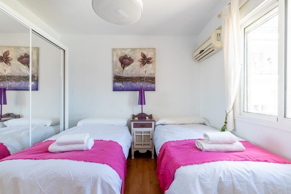 Bed, Bedroom, air conditioner