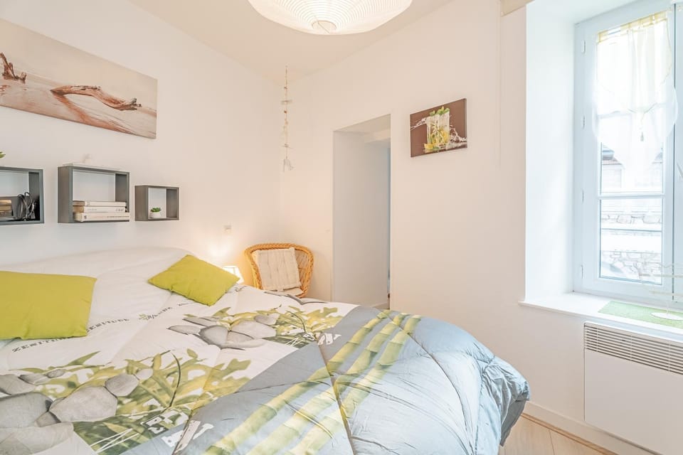 Living room, Bedroom