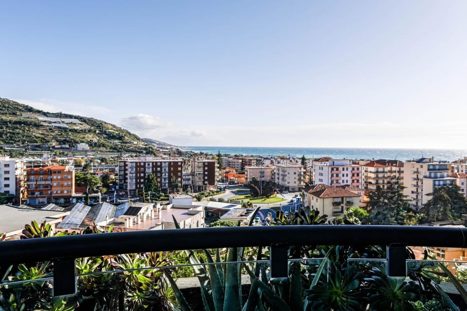 Property building, Nearby landmark, Day, Natural landscape, City view, Mountain view, Sea view