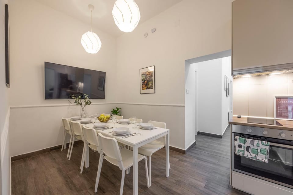 TV and multimedia, Kitchen or kitchenette, Dining area, minibar