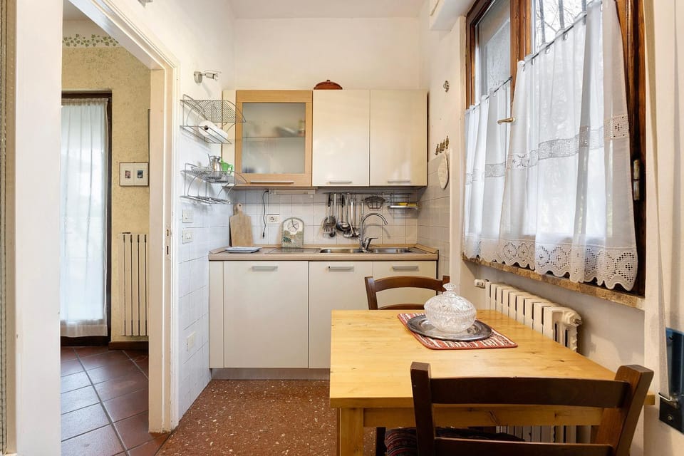 Property building, Kitchen or kitchenette, Living room