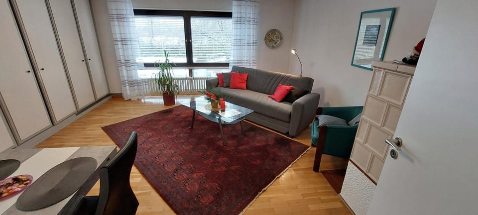 Photo of the whole room, Seating area