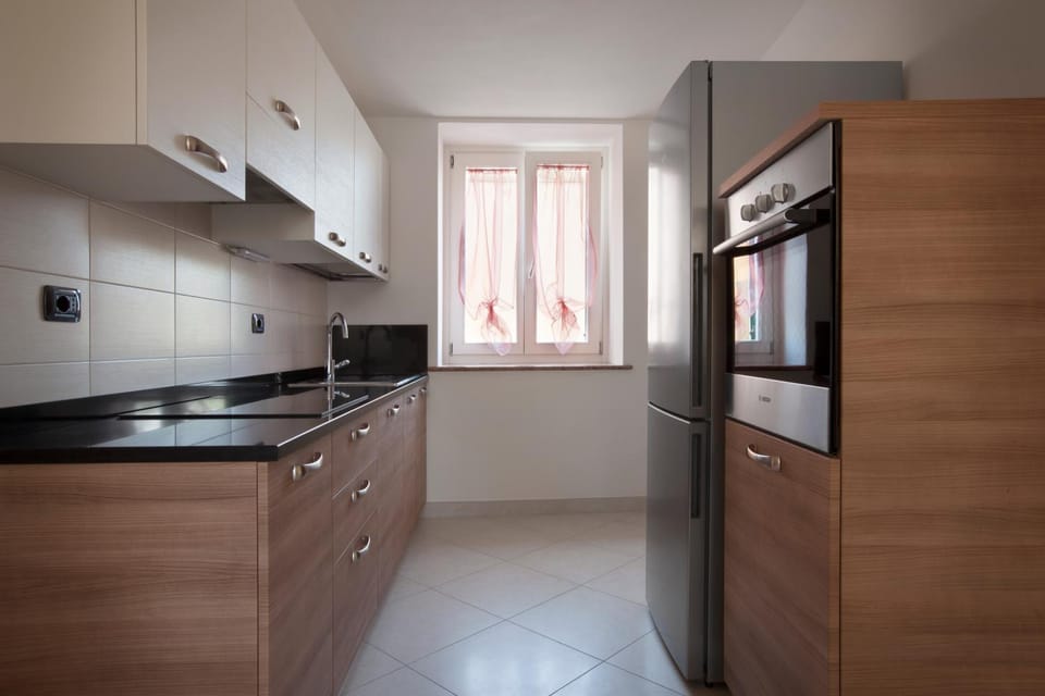 Kitchen or kitchenette, Food