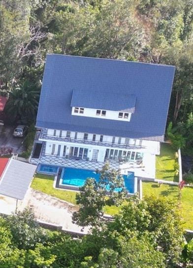 Property building, Garden, Garden view, Pool view, Swimming pool, sunbed