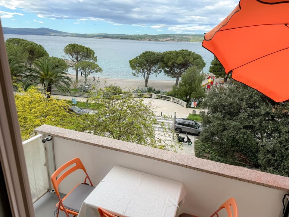Day, Neighbourhood, Natural landscape, View (from property/room), Balcony/Terrace, Seating area, Beach, Sea view, Location