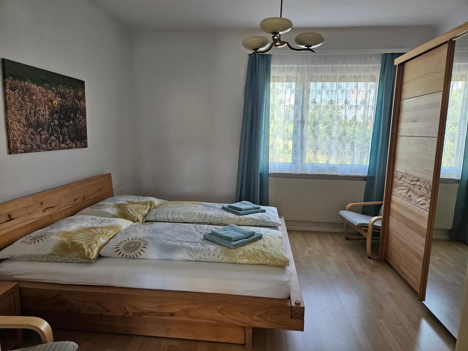 Bed, Photo of the whole room, Bedroom, towels