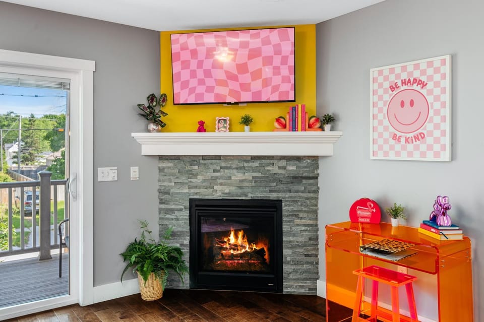 TV and multimedia, Living room, fireplace
