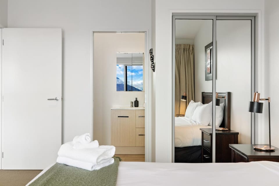 Bed, Bathroom, Bedroom, towels, wardrobe