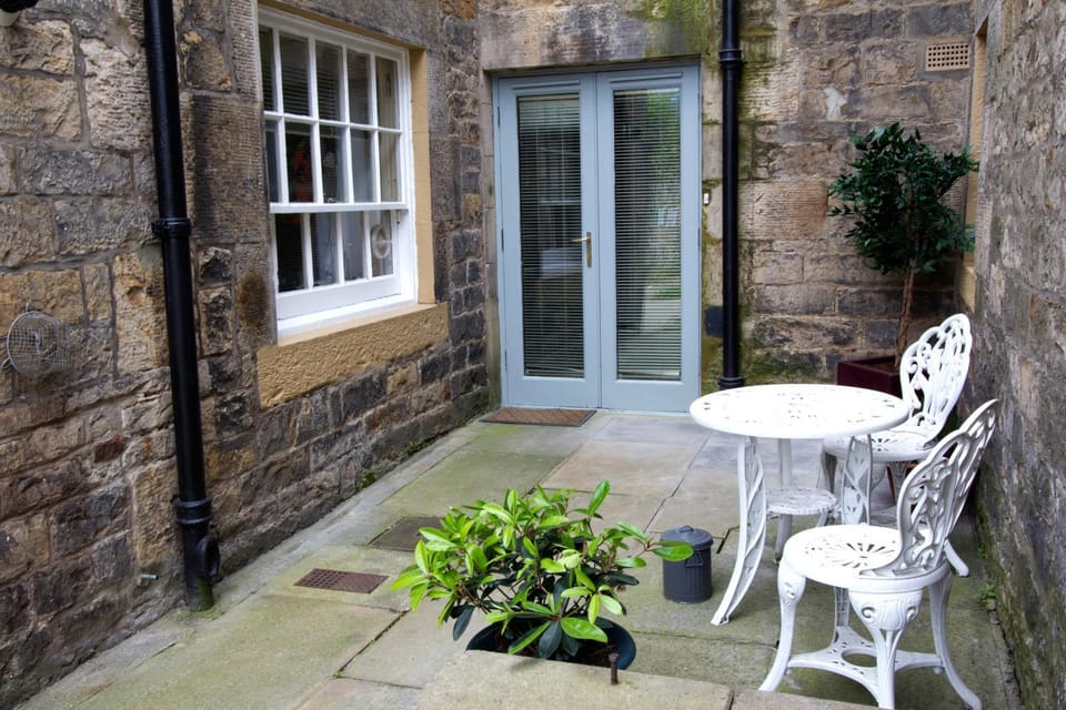Patio, Facade/entrance