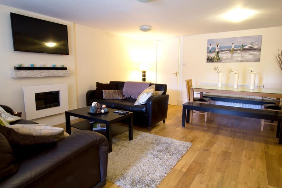 TV and multimedia, Seating area