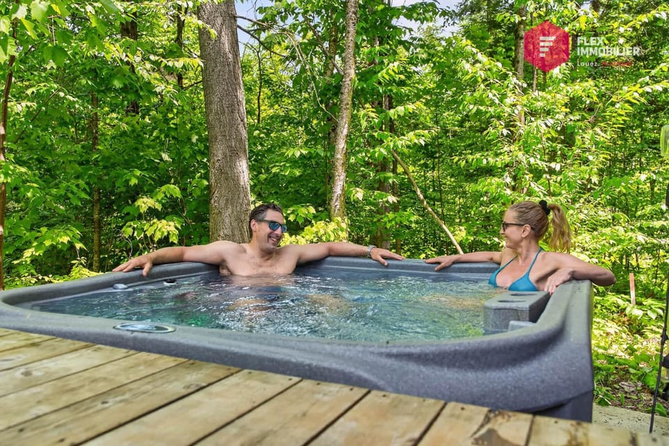 Le LoftWood - Chalet loft sur la forêt Spa privé - Domaine du Grand Portneuf près de Québec House in Quebec