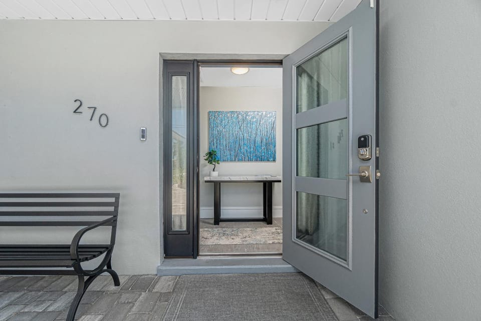 Facade/entrance, pet friendly