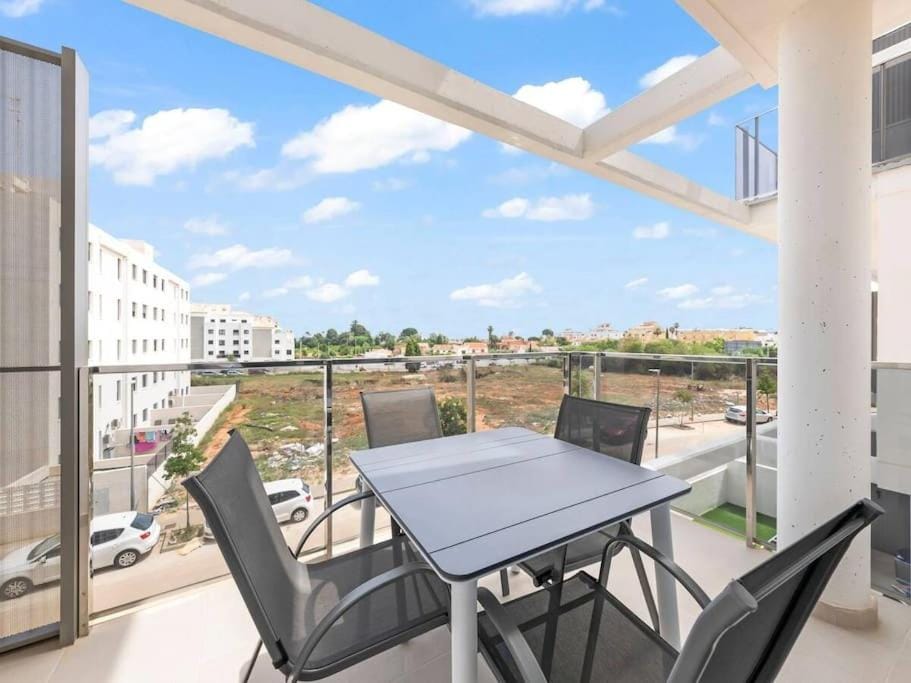 Denia port and beach apartment. Apartment in Dénia