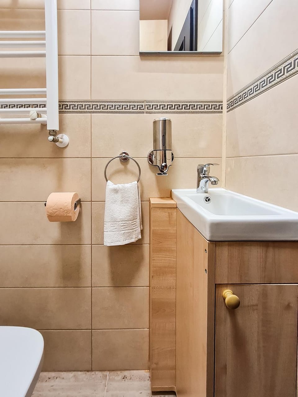 Toilet, Bathroom, towels