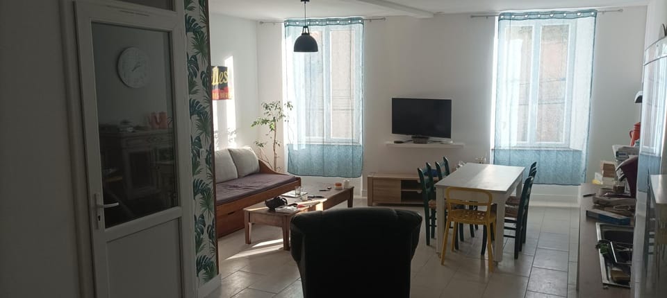 Grand T3 calme et lumineux 4-6 personnes House in Occitanie