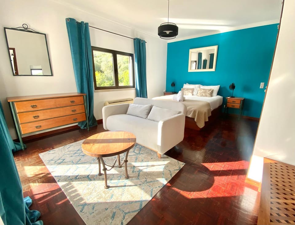 Bed, Other, Photo of the whole room, Decorative detail, Bedroom, furniture
