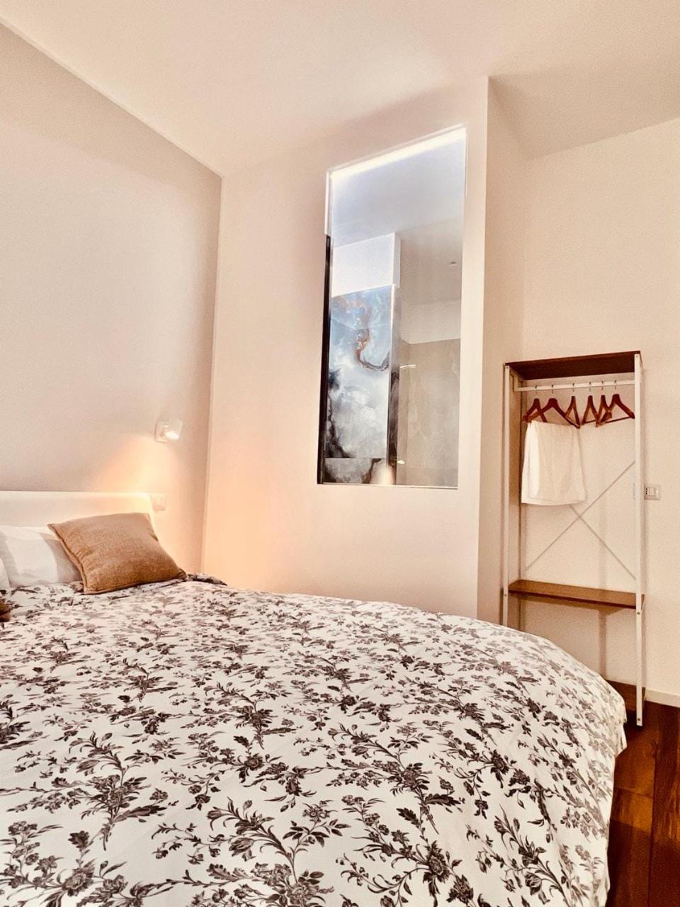 Shower, Bedroom