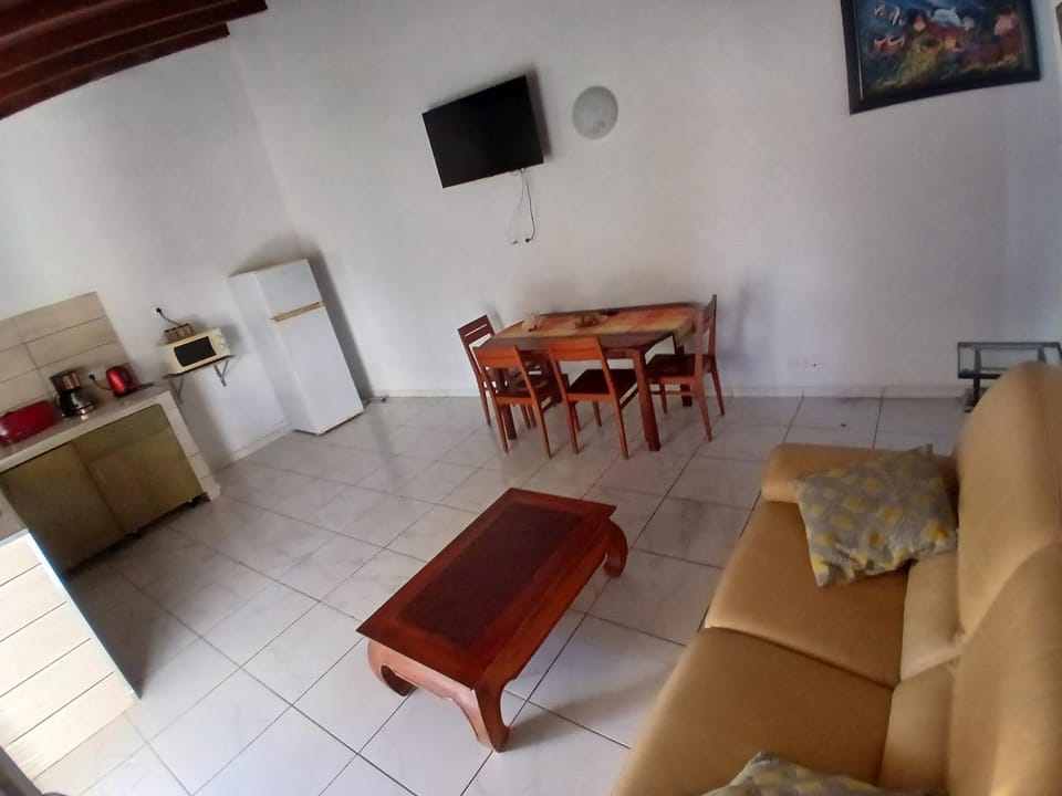 Communal lounge/ TV room, TV and multimedia, Kitchen or kitchenette, Living room, Dining area