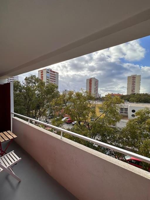 Property building, Balcony/Terrace, City view